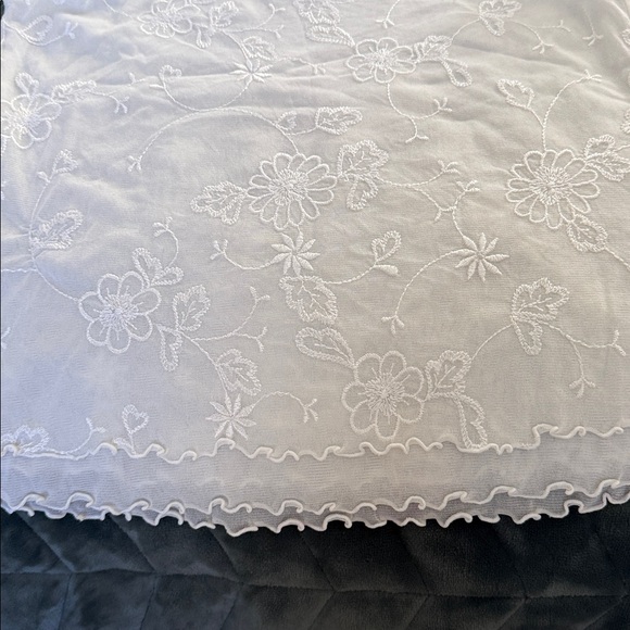 4 Arianne Camisoles included one price - Picture 5 of 16